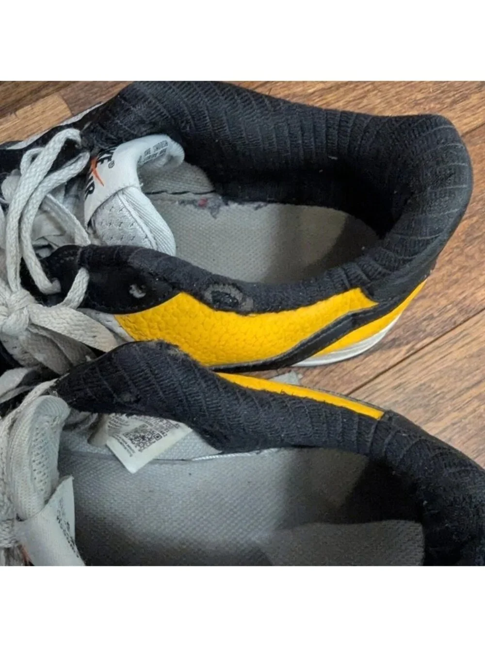 Nike Air Force 1 LV8 runners. Gold & black, Youth size 5.5.